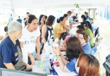 District-based ‘Atipan’ centers to decentralize city government’s social services – Treñas Residents from Jaro district avail themselves of government services during the 88th Iloilo City Charter Day at Jaro Plaza.