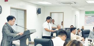 Councilor Rex Marcus Sarabia delivers a privileged speech during the Sangguniang Panlungsod session on July 30, 2025, calling for a legislative investigation into public and private infrastructure projects allegedly contributing to flooding in Iloilo City. MAI LADIAO/PN