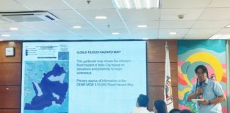 Darwin Papa of the Iloilo City Disaster Risk Reduction and Management Office presents a flood hazard map during the Sangguniang Panlungsod quad committee hearing on last month’s flooding, where outdated maps and poor data were flagged as major obstacles in addressing the city’s flooding problem. MAI LADIAO/PN