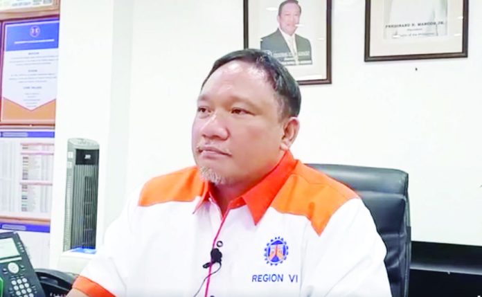 mai_Pacanan_resized “The primary causes of flooding… were the presence of informal settlers along the creek and the evident lack of solid waste management which blocked the flow of water,” says Iloilo City District Engineering Office (DPWH-ICDEO) officer-in-charge District Engineer Roy Pacanan, referring to last month’s severe flooding in several barangays.