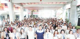 The Department of Social Welfare and Development in Region 6 strengthens its frontline workforce as 257 newly hired City and Municipal Links under the Pantawid Pamilyang Pilipino Program (4Ps) take their oath of office on August 1, 2025, at the agency’s regional compound in Molo, Iloilo City. These personnel will be deployed across Western Visayas to provide direct case management support to 4Ps beneficiary households. DSWD-6 PHOTO