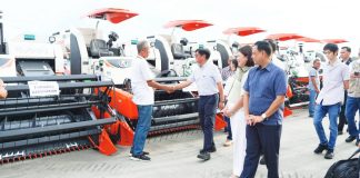 President Ferdinand Marcos Jr. personally hands over farm machinery to beneficiaries of Iloilo’s Sta. Monica Farmers Association during the turnover of P37.9 million worth of agricultural and fishing equipment on Aug. 13 in Iloilo City aimed at boosting local food production and improving farmers’ livelihoods. PHOTO FROM BLAITA HALIN SA KAPITOLYO