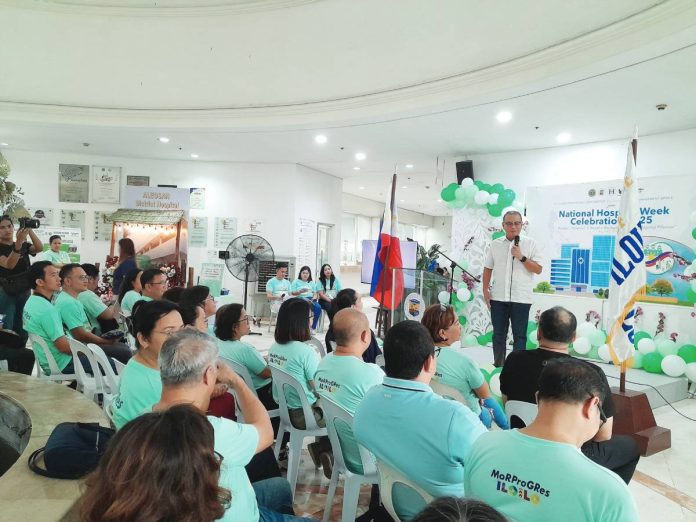 neljoy hospital week copy Iloilo Provincial Administrator Raul Banias addresses hospital leaders and staff during the launch of the 2025 National Hospital Week at the Iloilo Provincial Capitol, where he called for expanded plantilla positions to end long-term contractual employment in the province’s 13 government-run hospitals. PHOTO FROM BALITA HALIN SA KAPITOLYO