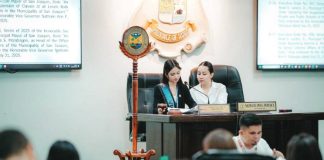 Iloilo’s Vice Gov. Nathalie Ann Debuque guides her student vice governor counterpart Charlene Anne Gargaritano of Tubungan National High School as presiding officer during a session of the Sangguniang Panlalawigan. FROM THE FACEBOOK OF VICE GOV. NATHALIE ANN DEBUQUE