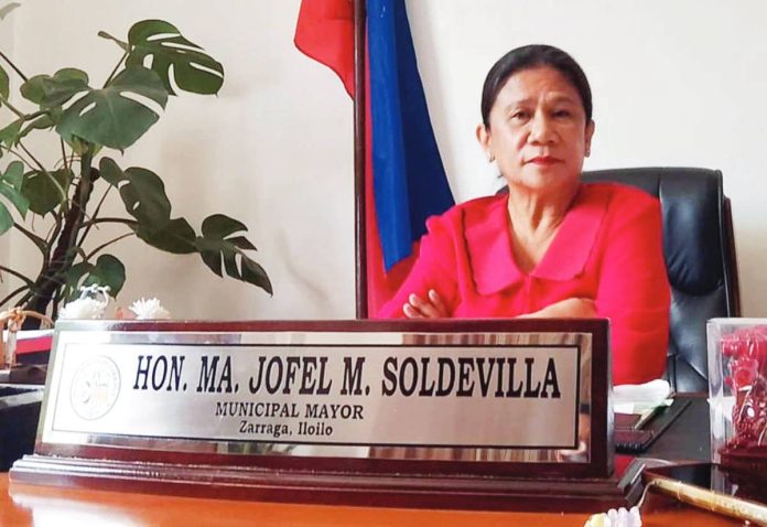 neljoy_zarraga_mayor_resized “I respect the decision of the Ombudsman. However, I have no regrets because I made that decision with the firm belief that it is for the general welfare of my people. As Chief Executive, I exercised my authority, as the Constitution mandates. As a local chief executive, it is my responsibility to protect the general welfare of my constituents,” says Zarraga, Iloilo’s Mayor Ma. Jofel Marañon-Soldevilla.