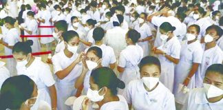 The country has a shortage of about 106,000 nurses, according to the Department of Health, as health workers migrate abroad for better opportunities. INQUIRER PHOTO / RICHARD A. REYES
