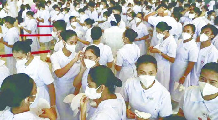 nurses copy (1) The country has a shortage of about 106,000 nurses, according to the Department of Health, as health workers migrate abroad for better opportunities. INQUIRER PHOTO / RICHARD A. REYES