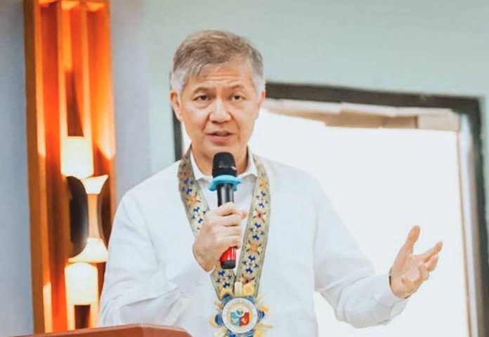 “Investing in the Retail Treasury Bonds presents an excellent opportunity for ordinary Filipinos to grow their hard-earned savings,” says Development Bank of the Philippines President and Chief Executive Officer Michael de Jesus. JERRY TREÑAS/FACEBOOK PHOTO