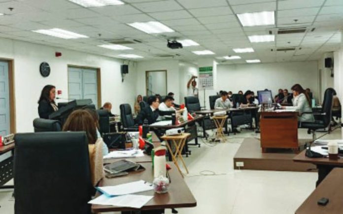 rice copy Iloilo City budget officer Viminale Capulso (left) presents the P125.02-million Supplemental Budget No. 2 during the Sangguniang Panlungsod session on Aug. 20, 2025, which includes the P500,000 counterpart subsidy for the P20-per-kilo rice program of the Marcos administration. PNA PHOTO
