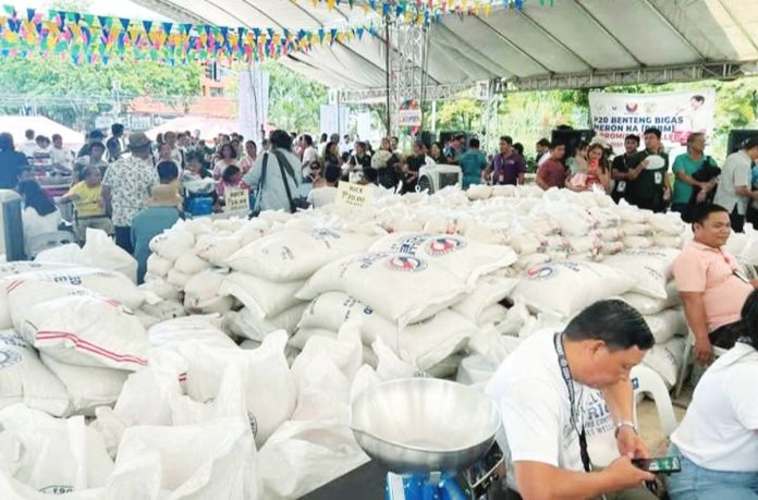 rice_for_fisherfolk_resized At least 162 locations across the country are now offering the P20-per-kilogram rice. Fisherfolk will soon be able to buy up to 10 kilograms of rice per month, or avail of a one-time 50-kilogram purchase that will be good for five months. GMA REGIONAL TV BALITANG BISDAK PHOTO