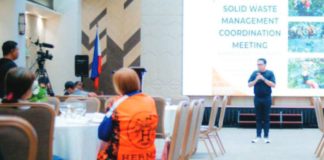 Bacolod City’s Mayor Greg Gasataya called for a solid waste management meeting on August 22 that brought together various barangay leaders and all concerned agencies and departments. PHOTO COURTESY OF MAYOR GREG GASATAYA/FACEBOOK