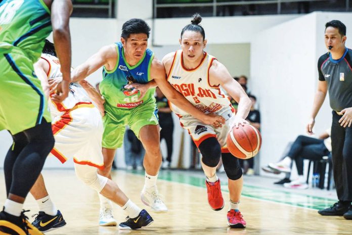 sports_MPBL_resized Alex Cabagnot delivers anew for Basilan Starhorse Viva Portmasters. MPBL PHOTO