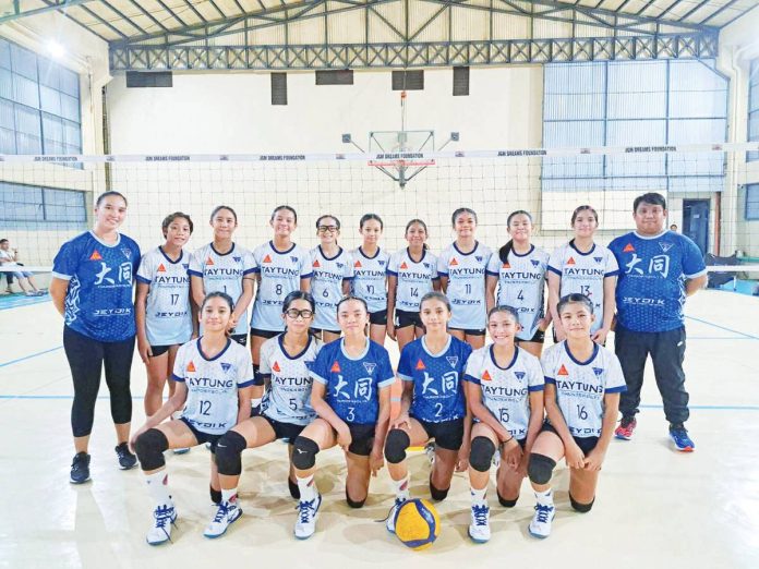 Bacolod Tay Tung High School Thunderbolts rule the 17-Under category of Abanse Negrense Grassroots Girls Volleyball Tournament. PHOTO COURTESY OF ROBERTO CALAMBA JR.