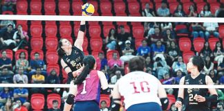 Guimarasnon Jovelyn Gonzaga of ZUS Coffee Thunderbelles drops the ball towards the side of the Choco Mucho Flying Titans. PVL PHOTO