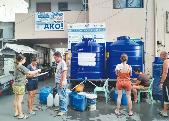 Seventy-three percent of Ilonggo households still lack reliable access to water — a damning indictment of six years of inaction and broken promises. Shown in photo is the Iloilo City Government’s free water distribution initiative, “Oplan Bulig Tubig sa Syudad,” held in a barangay in May 2024 to address the village’s need for water.
