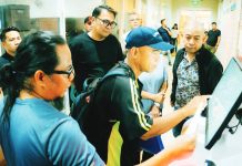 Bacolod City’s Mayor Greg Gasataya personally checked and led the launching of the Office of the Building Official’s e-Kiosk system, a new system that digitizes the processing of both building and occupancy permits in the city. MAYOR GREG GASATAYA PHOTO