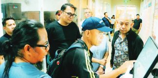 Bacolod City’s Mayor Greg Gasataya personally checked and led the launching of the Office of the Building Official’s e-Kiosk system, a new system that digitizes the processing of both building and occupancy permits in the city. MAYOR GREG GASATAYA PHOTO