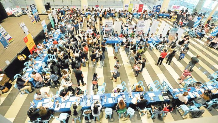 Super body copy Job seekers attend a job fair at a shopping mall in Makati City. Experts have warned that the mismatch between education and labor is no longer just an unemployment issue but an economic crisis that may need another overhaul of the education system. INQUIRER PHOTO