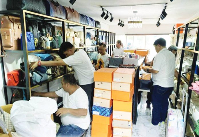 fake_goods.JPG_resized The National Bureau of Investigation–Intellectual Property Rights Division implemented search warrants in Meycauayan and Malolos, Bulacan, for violation of Republic Act No. 8293, or the Intellectual Property Code of the Philippines. NBI PHOTO
