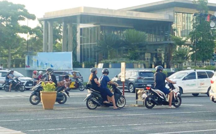 Land Transportation Office Region 6 director Gaudioso Geduspan II (inset) said Iloilo was excluded from the pilot testing of motorcycle taxi regulation. “In enforcement, they are illegal. They are colorum. They can face penalties. There is no law and authority granting them a franchise,” he added.