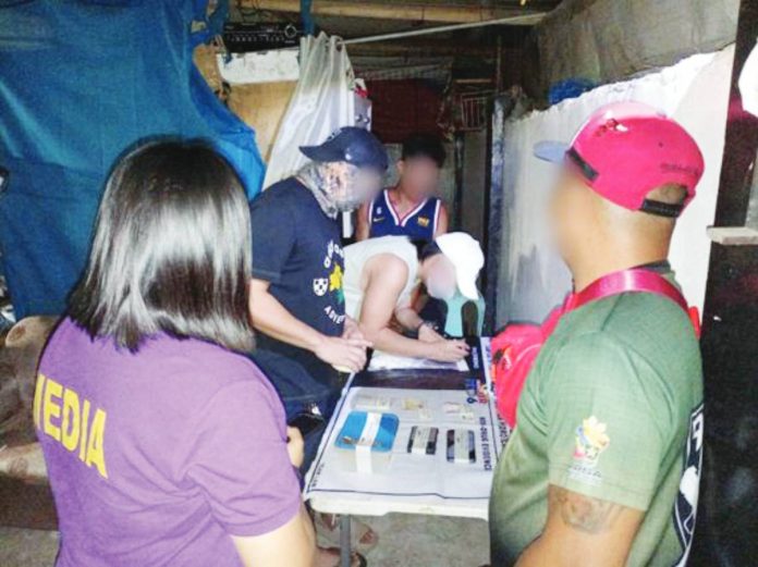 high-value suspect Law enforcement authorities seized approximately P2.5 million worth of suspected shabu from alias “Dagul”, tagged as a high-value suspect, in a buy-bust operation on Sept. 14 in Barangay Alegre, Oton, Iloilo. RPDEU-6 PHOTO