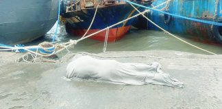 A 44-year-old fisherman from Miag-ao, Iloilo was found floating near the Iloilo Fish Port Complex in Barangay Tanza Baybay, Iloilo City on Sept. 26, 2025. Police said he left home for a fishing trip but failed to return home on Sept. 24. PHOTO COURTESY OF DYRI RMN ILOILO