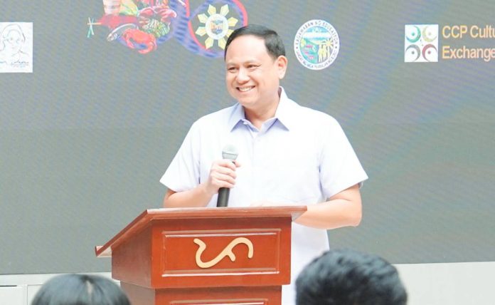 neljoy summit copy “We aspire to nurture the various tribes participating in the Kasadyahan sa Kabanwahanan, starting from the grassroots level in barangays and municipalities. By capacitating all involved in the festival, we aim to extract the best from the unique culture and heritage of Iloilo,” says Gov. Arthur Defensor, Jr. during the recent Kasadyahan sa Kabanwahanan Festival Research and Production Summit. PHOTO FROM BALITA HALIN SA KAPITOLYO