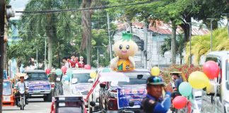 A mascot and decorated vehicles join the motorcade along Roxas City streets during the opening of the 2025 Regional Science, Technology and Innovation Week in Capiz. The three-day event highlights the role of science and innovation in building smart and sustainable communities. DOST-6 PHOTO