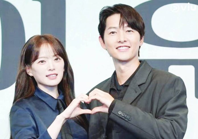 song_joongki_copy_resized (From left) Chun Woo-hee and Song Joong-ki at the press conference for “My Youth”. VIU SINGAPORE VIA THE STRAITS TIMES PHOTO