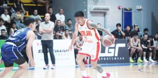 Basilan Viva Portmasters’ Emman Calo tries to blow past a Marikina Shoemasters’ defender. MPBL PHOTO
