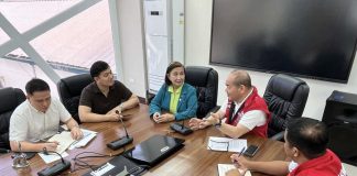 Department of Social Welfare and Development (DSWD) Assistant Secretary for Regional Operations Paul Ledesma meets with DSWD Region 6 officials before visiting and assessing areas in Capiz affected by Tropical Storm “Ramil” on Oct. 29, 2025. DSWD-6 PHOTO