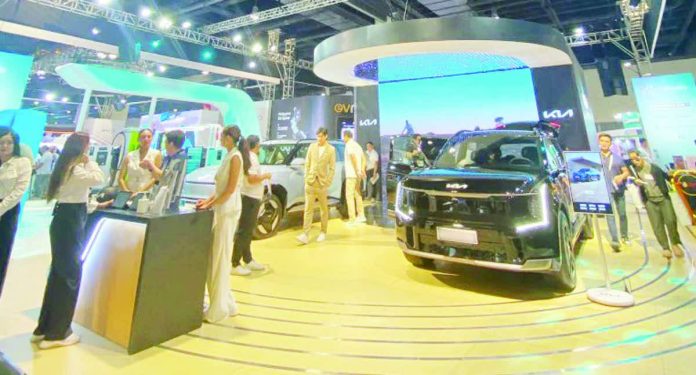 EV_sector_copy_resized_compressed The Electric Vehicle Association of the Philippines says electronic vehicle (EV) registration this year rose to 29,715 units, higher than the 24,000 registered for the entire 2024. Photo shows EVs on display during the Electric Vehicle Summit 2025 at the SMX Convention Center in Pasay City. ELECTRIC VEHICLE ASSOCIATION OF THE PHILIPPINES/FB PHOTO