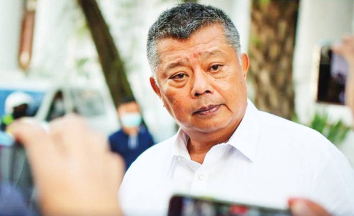 Ombudsman_Remulla_copy_resized In a recent interview, Ombudsman Jesus Crispin “Boying” Remulla recalled undergoing quintuple bypass surgery and chemotherapy after being diagnosed with leukemia, describing it as one of the most difficult periods of his life.
