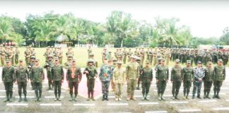 Philippine and Australian soldiers participate in the opening ceremony of the Philippines–Australia Army-to-Army Exercise (PAAAE) “KASANGGA 2025-02” at Camp Peralta in Jamindan, Capiz on October 8, 2025. The month-long exercise aims to enhance interoperability, tactical skills, and military cooperation between the two allied forces. PHILIPPINE ARMY SPEARHEAD TROOPERS PHOTO