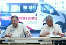 PAGCOR Chairman and CEO Alejandro Tengco (right) and PCSO General Manager Mel Robles (left) sign the Memorandum of Agreement formalizing the donation of Php141 million worth Patient Transport Vehicles (PTVs) on October 15, 2025 at the PAGCOR Corporate Office in Pasay City.