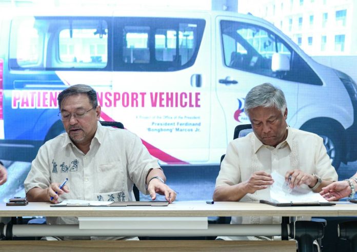 PAGCOR Chairman and CEO Alejandro Tengco (right) and PCSO General Manager Mel Robles (left) sign the Memorandum of Agreement formalizing the donation of Php141 million worth Patient Transport Vehicles (PTVs) on October 15, 2025 at the PAGCOR Corporate Office in Pasay City.