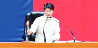 “Masakit mang tanggapin, talagang bumaba ang tiwala ng taumbayan sa ating institusyon. Pero ito rin ay paalala na mas kailangan nating pagbutihin ang ating trabaho at ibalik ang tiwalang iyon sa pamamagitan ng tapat na paglilingkod,” says House Speaker Faustino “Bojie” Dy III.