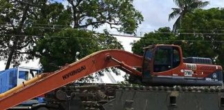 The Bacolod City government secures an amphibious dredger from the DPWH—a vital machine to drive the clearing and desilting of the Mandalagan River. Photo courtesy of Greg Gasataya
