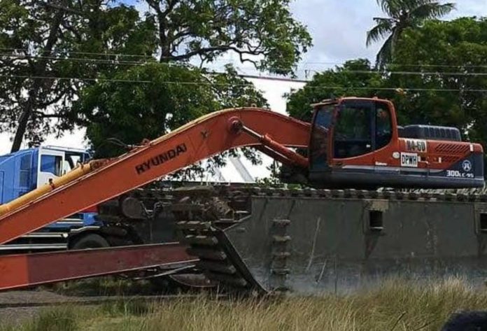 amphibious-dredger The Bacolod City government secures an amphibious dredger from the DPWH—a vital machine to drive the clearing and desilting of the Mandalagan River. Photo courtesy of Greg Gasataya