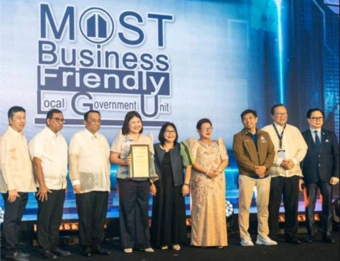 banner pic NATIONAL WINNER – MOST BUSINESS-FRIENDLY LGU (CITY LEVEL 1B). One of Iloilo City’s most celebrated recognitions this year is its win as Most Business-Friendly LGU – City Level 1B Category. The award reflects the city’s relentless efforts to make Iloilo a more conducive place for business, attracting investors and entrepreneurs, and creating more jobs and livelihood opportunities for Ilonggos. Photo credit: PCCI FB Page