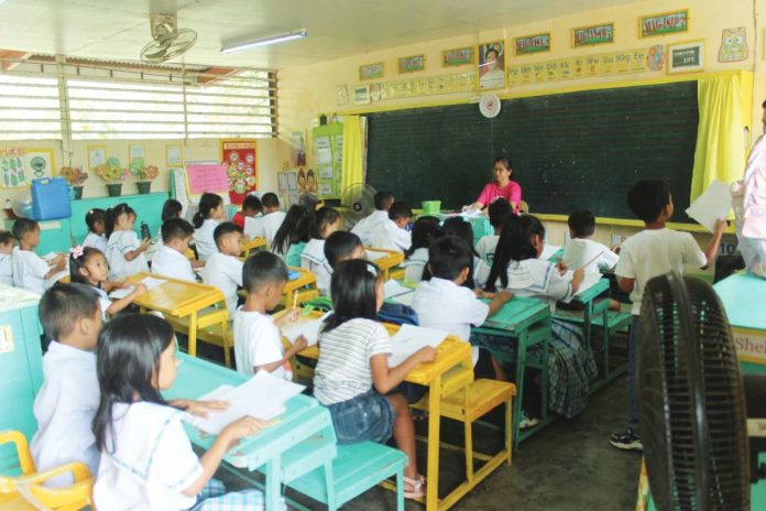 Iloilo Province lacks around 1,844 classrooms, according to the Regional Classroom Master Plan. The Department of Education Region 6 says the shortage classrooms persists because of limited budgets and slow fund releases. JASPER JAN SANTOS PHOTO