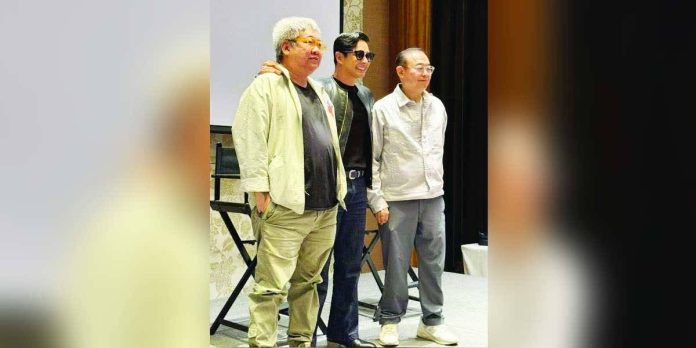 coco martin copy_superimposed_compressed Coco Martin (center) with Dondon Monteverde (right) and director Erik Matti (left). ABS-CBN NEWS PHOTO