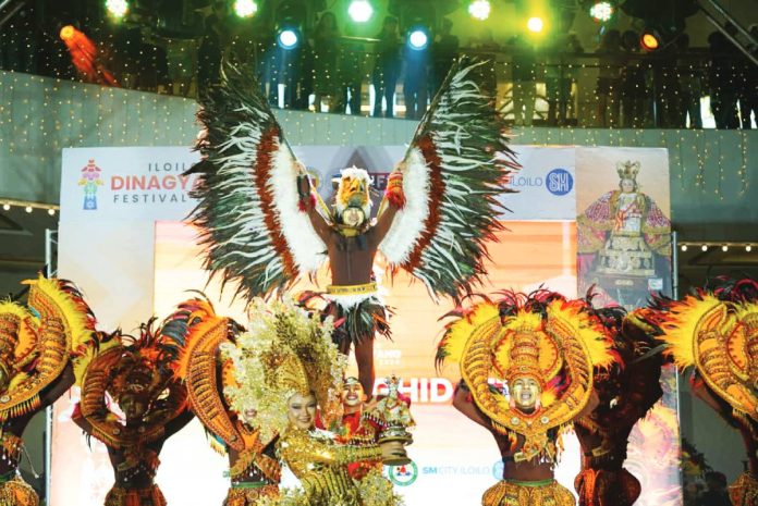 dinagyang-countdown Tribu Paghidaet performs during the 100-day countdown and grand launching of the Iloilo Dinagyang Festival 2026 at SM City Iloilo Southpoint on Wednesday, October 22, 2025. JADE DEQUIÑA/ILOILO CITY MAYOR’S OFFICE PHOTO