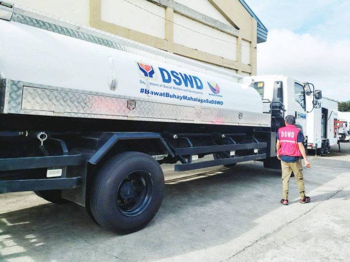 dswd-nir_aid_copy_resized As part of its humanitarian mission to deliver immediate assistance and services, the Department of Social Welfare and Development-Negros Island Region has deployed a water treatment unit and water tanker to Davao Oriental quake victims on October 12. DSWD-NIR PHOTO