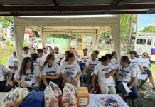 Iloilo City fire victims get aid from Senator Bong Go