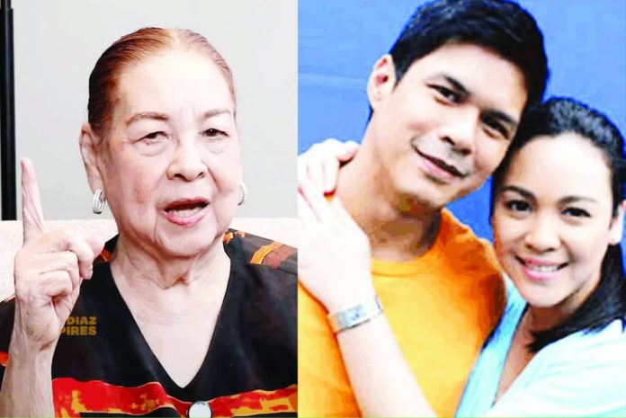 Claudine Barretto’s mom, Inday Barretto (left) calls out Raymart Santiago for alleged abuse. SCREENGRAB FROM YOUTUBE/OGIE DIAZ, FILE PHOTO