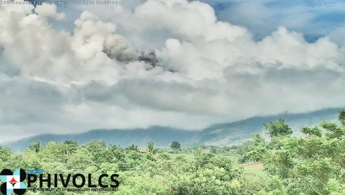 Grayish plumes rose about 500 meters above the Mount Kanlaon crater before drifting southwest in a time-lapse footage taken at 8:23 a.m. on October 5, 2025. IP CAMERA/KANLAON VOLCANO OBSERVATORY