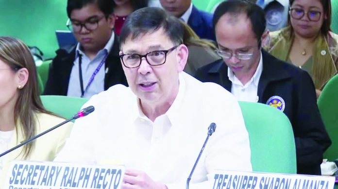 lowering_VAT_resized_compressed PHOTO COURTESY OF GMA NEWS ONLINE. RECTO