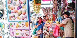Customers buy various learning materials from a school supplies store in Divisoria, Manila in this file photo. The Department of Trade and Industry said it will work closely with the Bureau of Customs to ensure that only registered and properly taxed goods enter the country. GEORGE CALVELO, ABS-CBN NEWS PHOTO