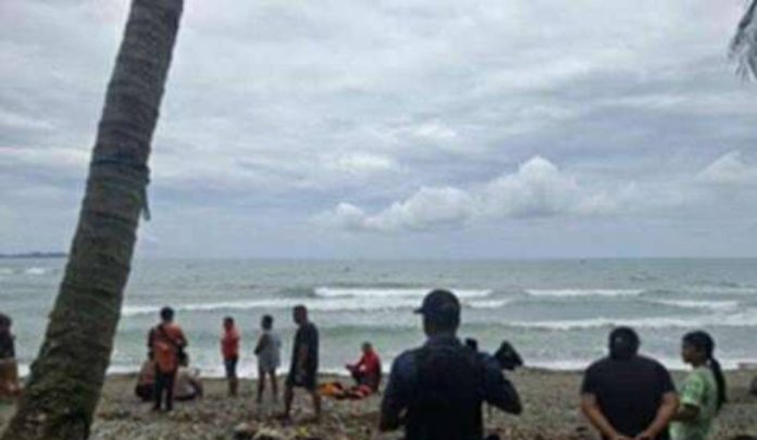 negocc drowning Rescuers retrieve the bodies of two minors and a senior citizen who drowned in the coastal waters of Barangay Inayawan, Cauayan, Negros Occidental, on October 11.